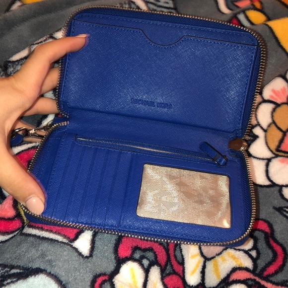 Michael Kors wallet - Picture 2 of 4